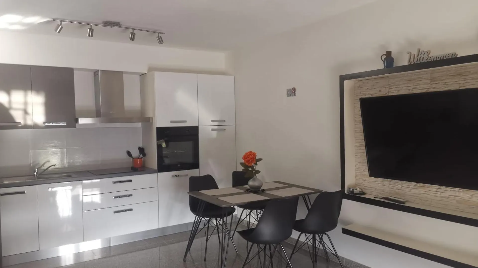 Apartments Amfora Valbandon